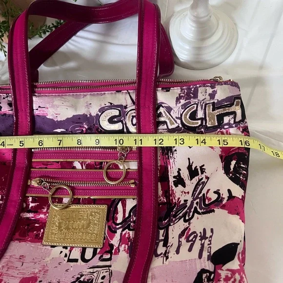 SOLD Coach Poppy Graffiti Graphic Tote Bag - Picture 11 of 13